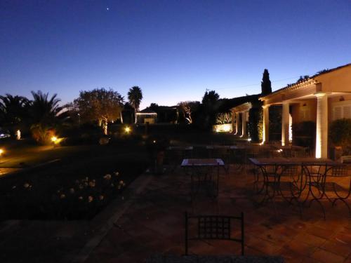 Hotel Villa Les Rosiers กรีโมด์ ภายนอก รูปภาพ
