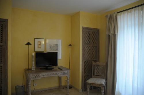 Hotel Villa Les Rosiers กรีโมด์ ภายนอก รูปภาพ