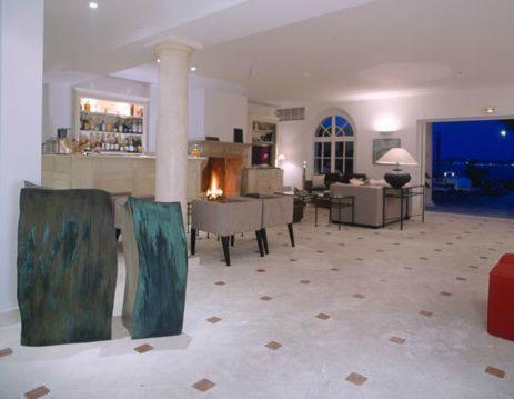 Hotel Villa Les Rosiers กรีโมด์ ภายนอก รูปภาพ